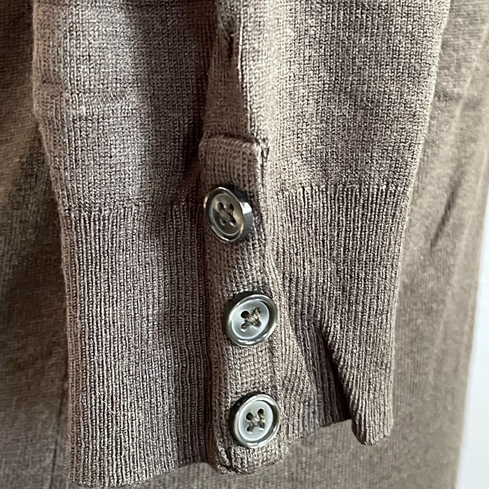 Olive Green Fitted 3/4 Sleeve Sweater - Picture 4 of 12